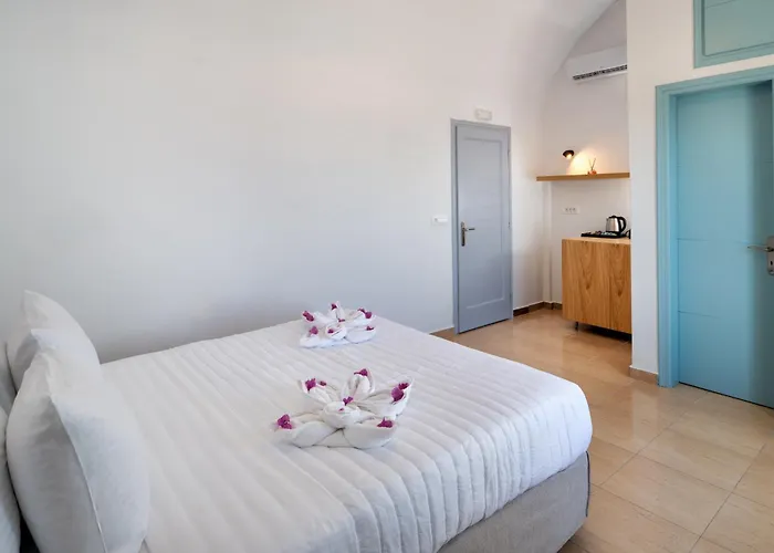 Hillside Elegance Daire Fira (Santorini)